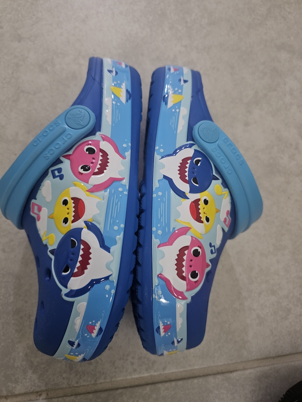 CROCS Kids' Baby Shark